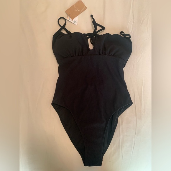 Berlook - Black Cut Out Backless One-Piece Swimsuit - Picture 3 of 10